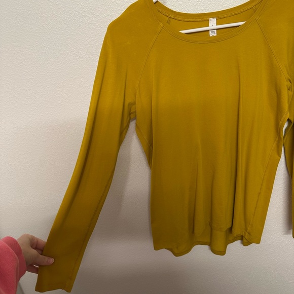 Lululemon long sleeve top - Picture 2 of 6